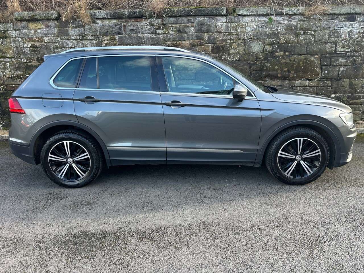 2018 VOLKSWAGEN TIGUAN 2018 VOLKSWAGEN TIGUAN