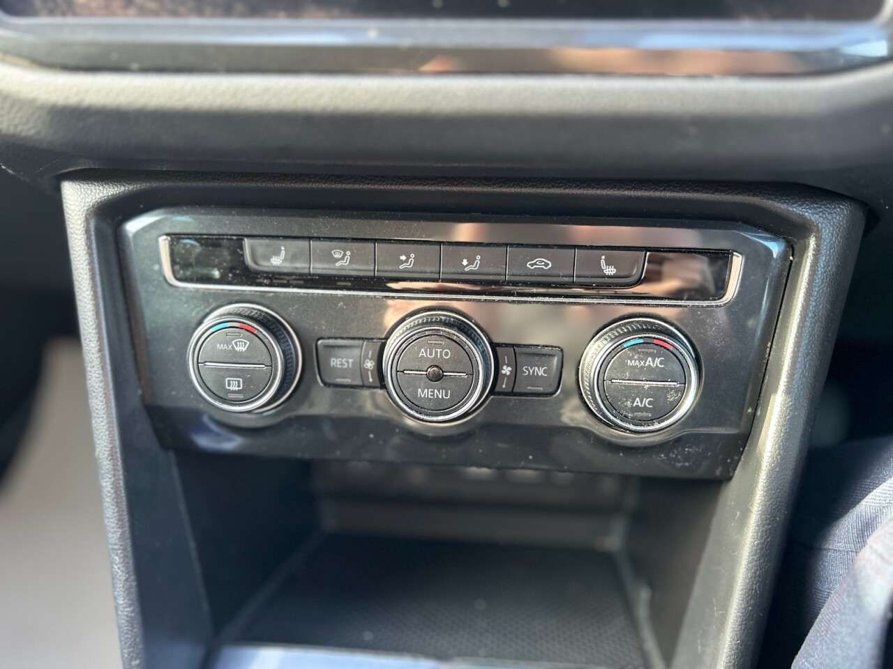 2018 VOLKSWAGEN TIGUAN 2018 VOLKSWAGEN TIGUAN