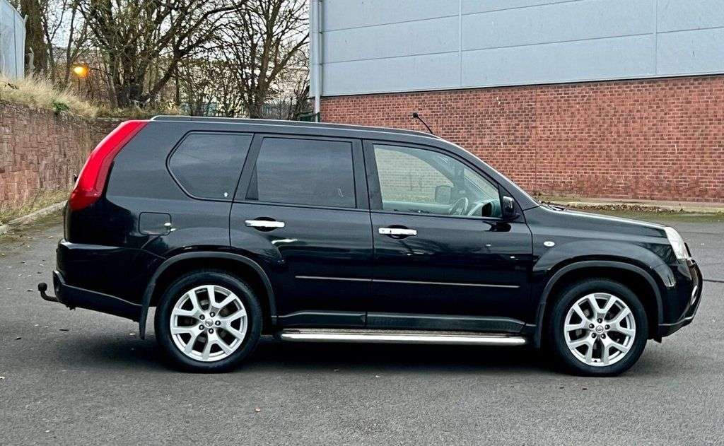 A 2011 NISSAN X-TRAIL 2.0 dCi Tekna SUV 5dr Diesel Manual 4WD Euro 5 (173 ps) A 2011 NISSAN X-TRAIL 2.0 dCi Tekna SUV 5dr Diesel Manual 4WD Euro 5 (173 ps)