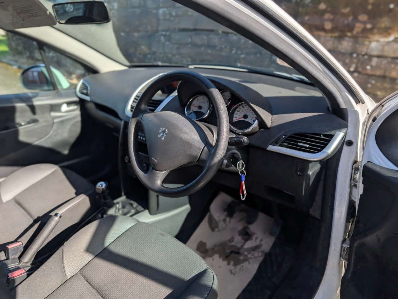 2010 PEUGEOT 207 2010 PEUGEOT 207