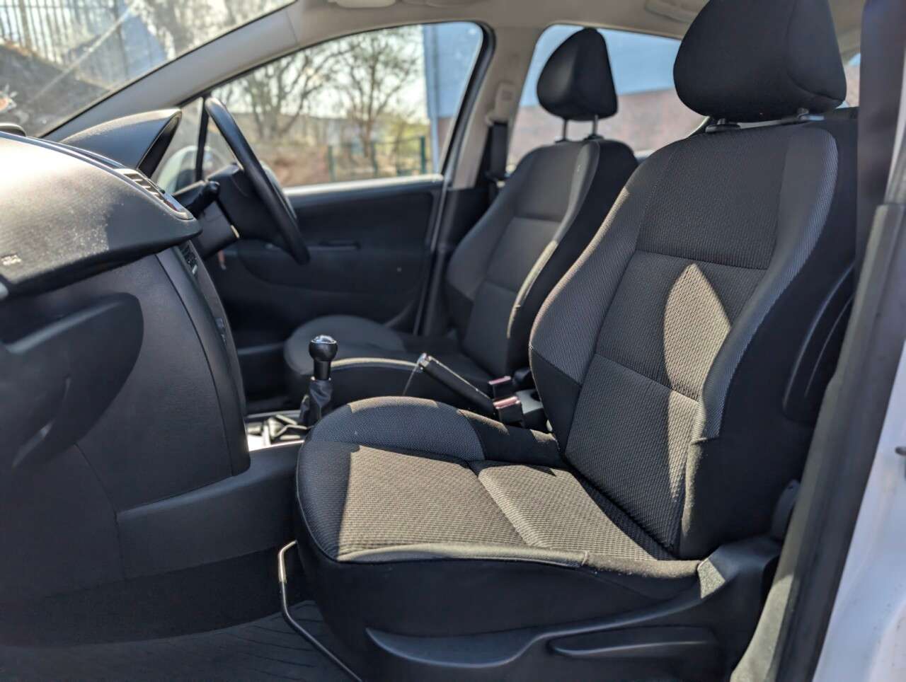 2010 PEUGEOT 207 2010 PEUGEOT 207