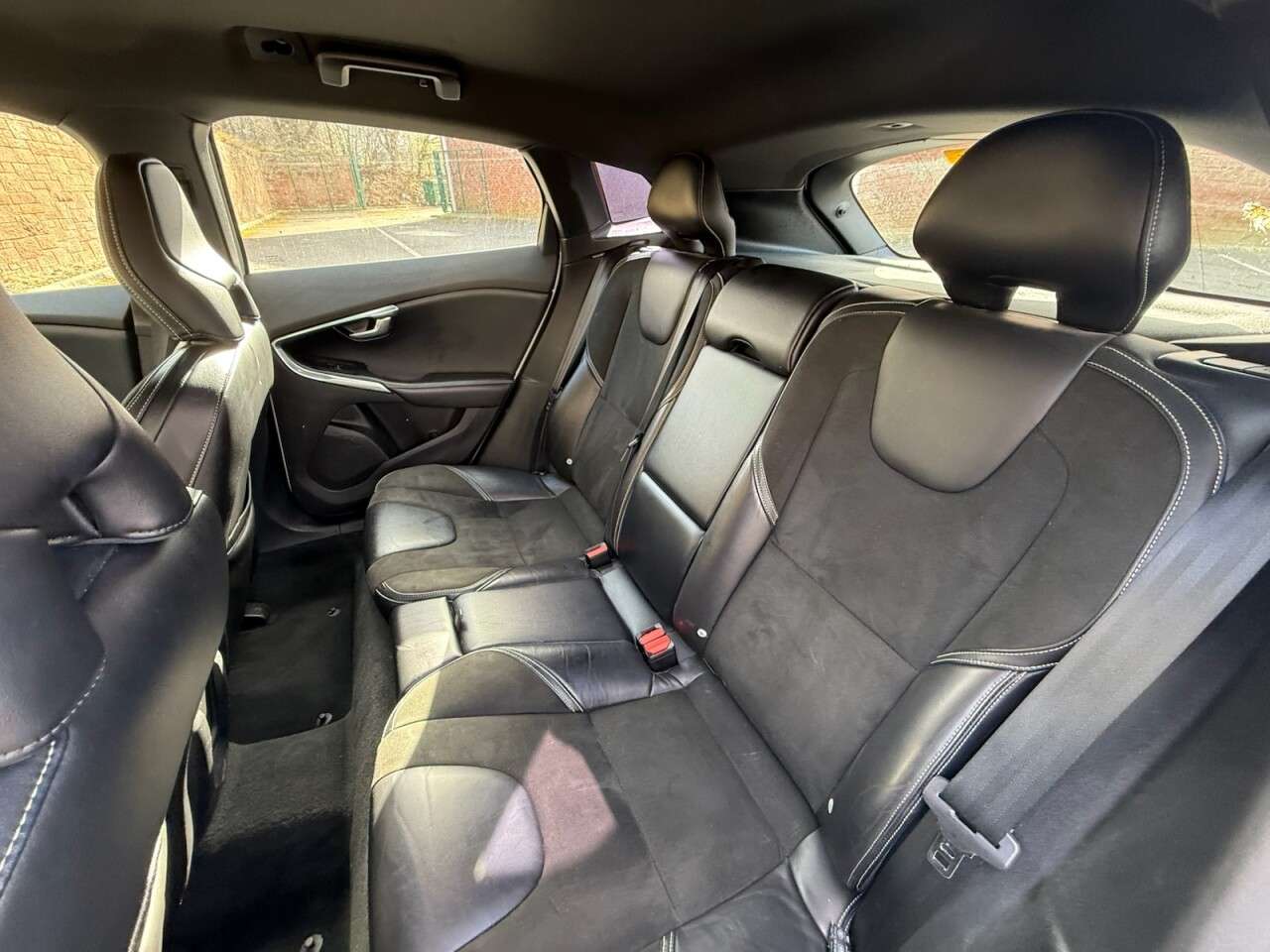 2016 VOLVO V40 2016 VOLVO V40