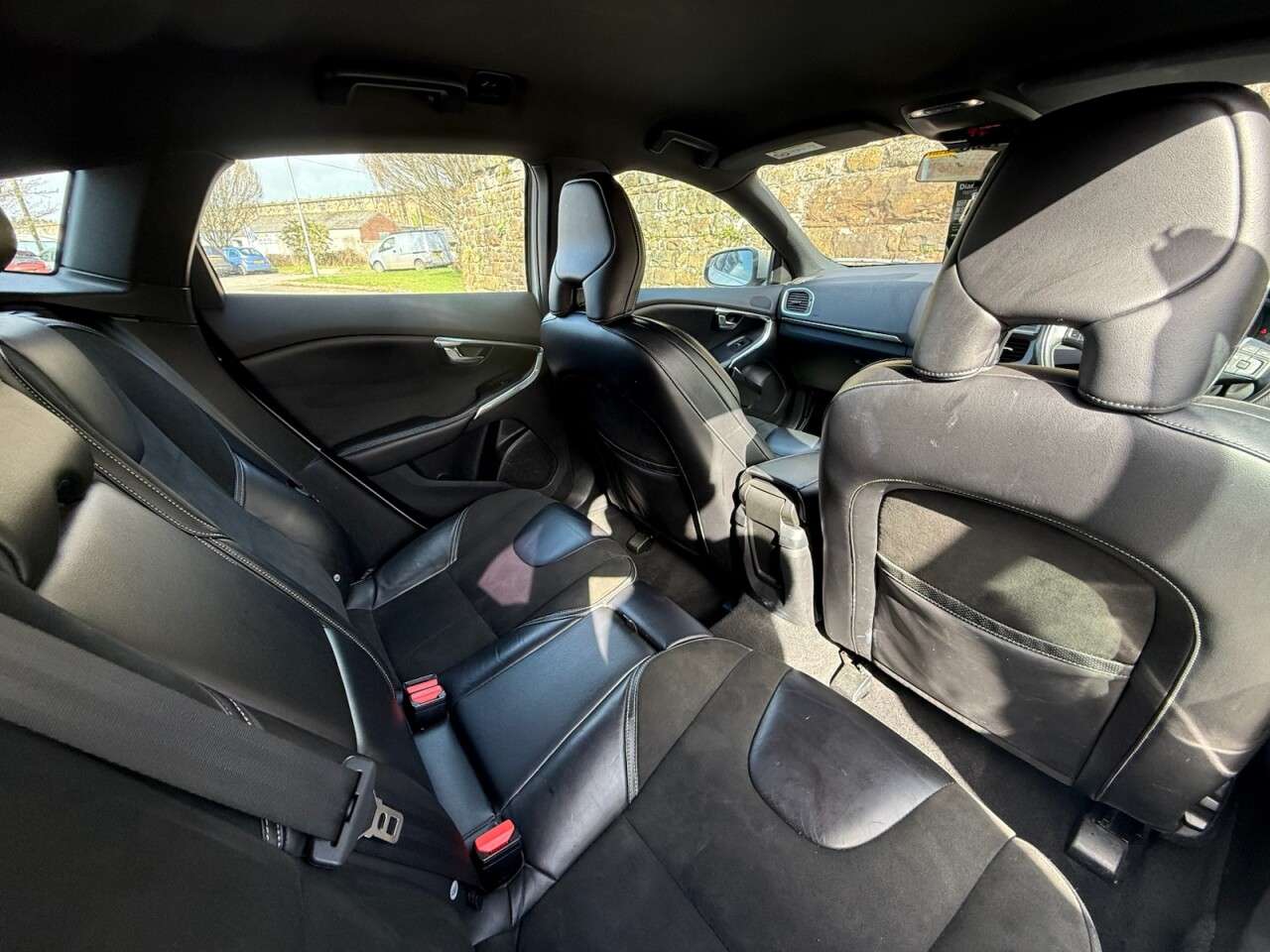 2016 VOLVO V40 2016 VOLVO V40