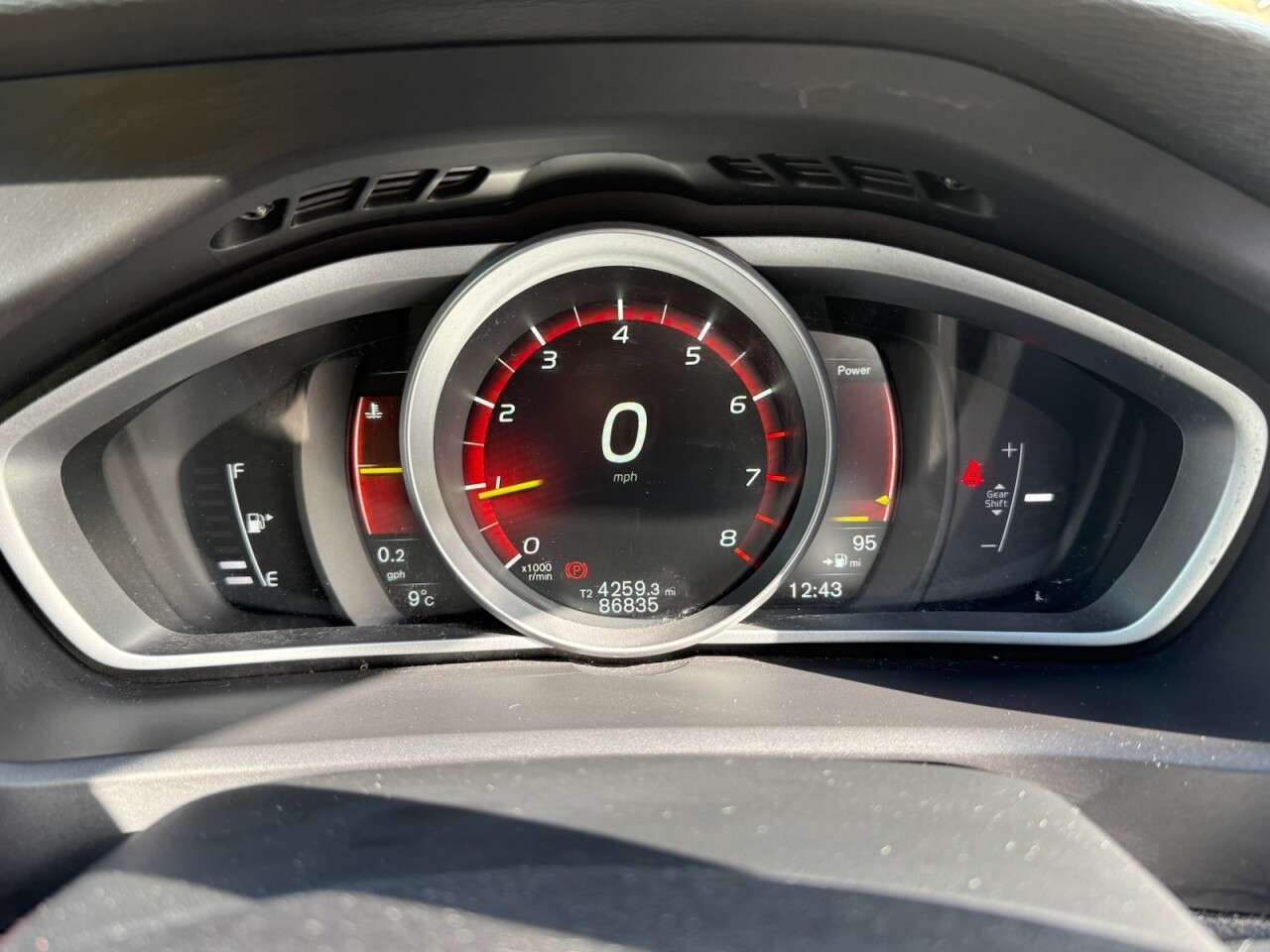 2016 VOLVO V40 2016 VOLVO V40