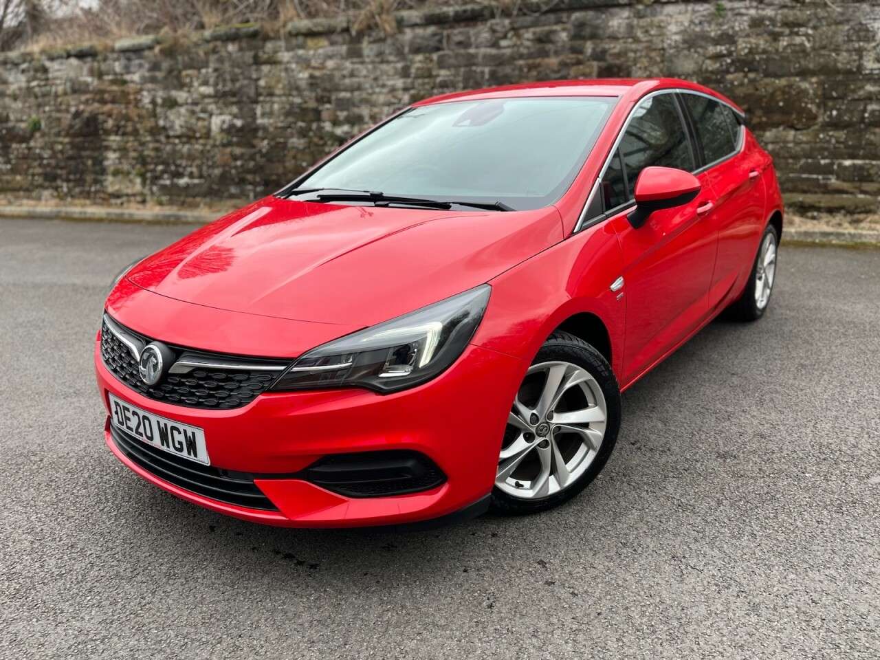 A 2020 VAUXHALL ASTRA 1.2 Turbo SRi Nav Hatchback 5dr Petrol Manual Euro 6 (s/s) (145 ps) A 2020 VAUXHALL ASTRA 1.2 Turbo SRi Nav Hatchback 5dr Petrol Manual Euro 6 (s/s) (145 ps)