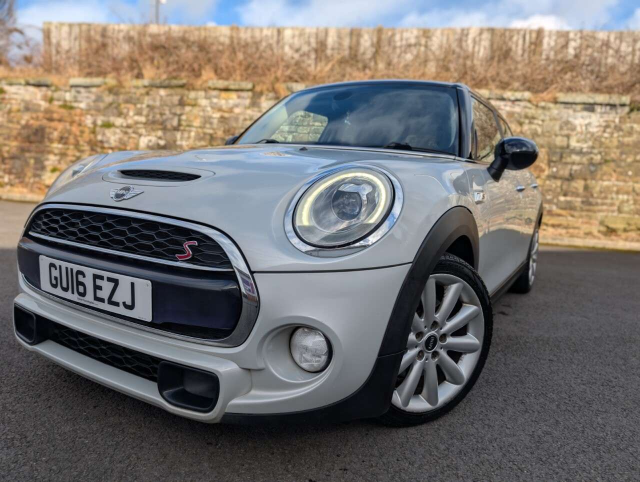 A 2016 MINI HATCH 2.0 Cooper SD Hatchback 5dr Diesel Manual Euro 6 (s/s) (170 ps) A 2016 MINI HATCH 2.0 Cooper SD Hatchback 5dr Diesel Manual Euro 6 (s/s) (170 ps)