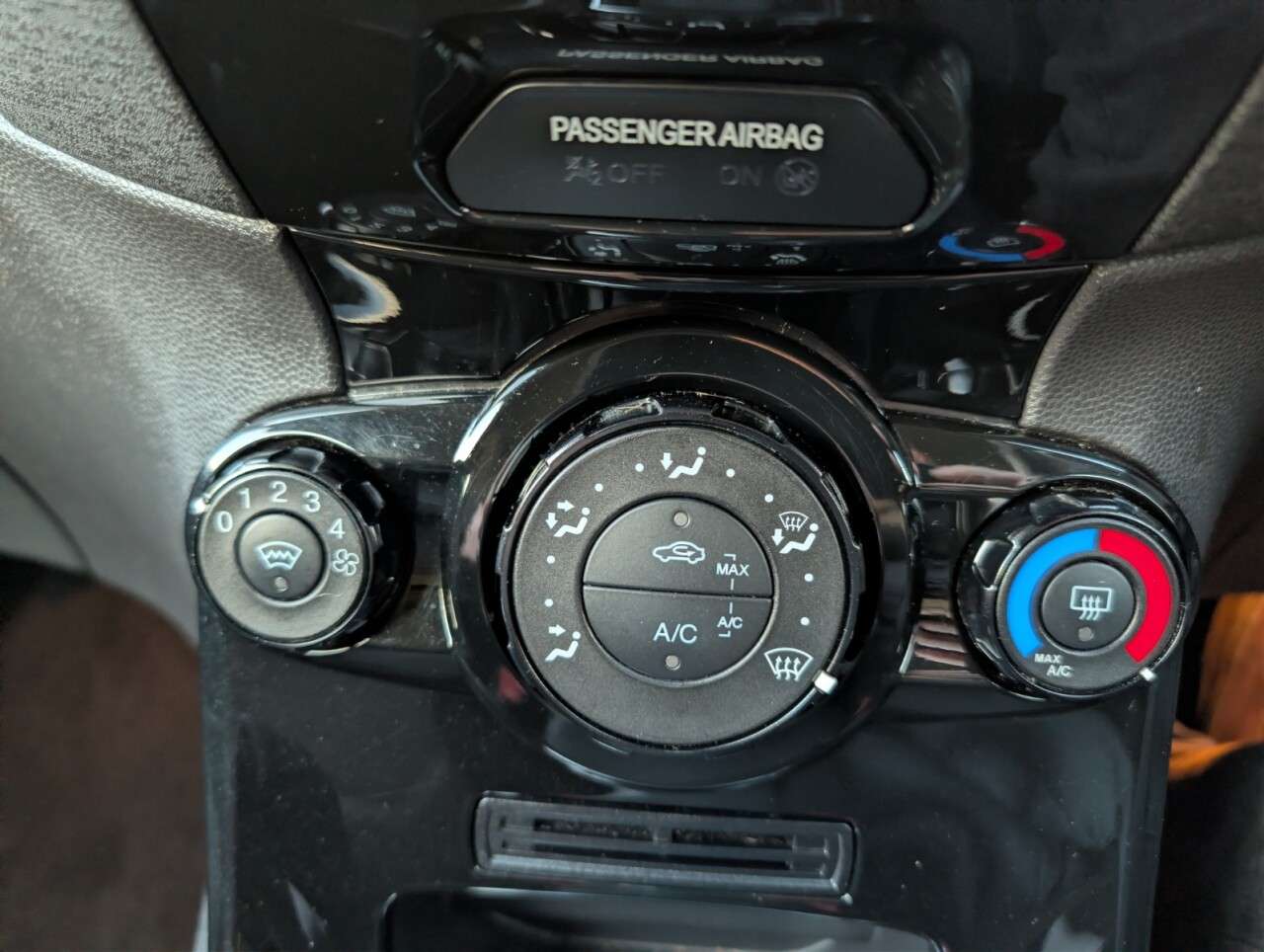 2015 FORD FIESTA 2015 FORD FIESTA