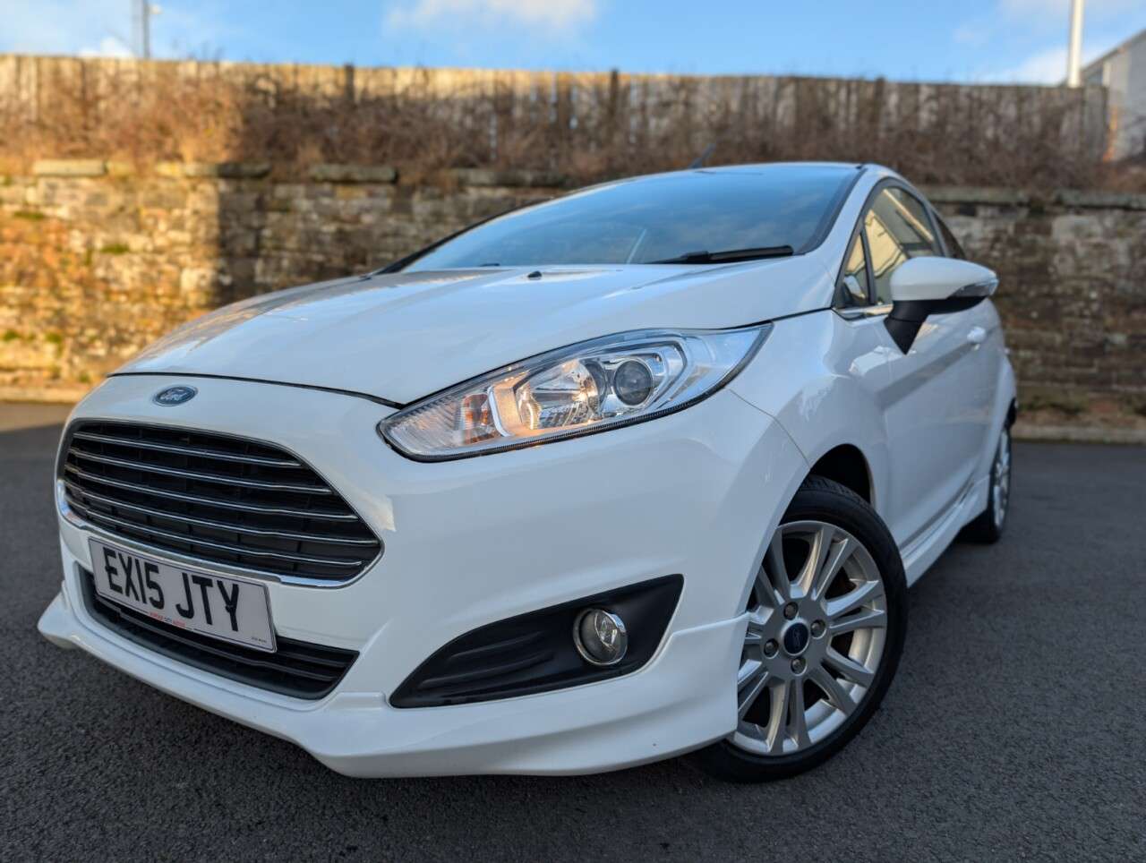 A 2015 FORD FIESTA 1.5 TDCi Zetec Hatchback 3dr Diesel Manual Euro 5 (75 ps) A 2015 FORD FIESTA 1.5 TDCi Zetec Hatchback 3dr Diesel Manual Euro 5 (75 ps)