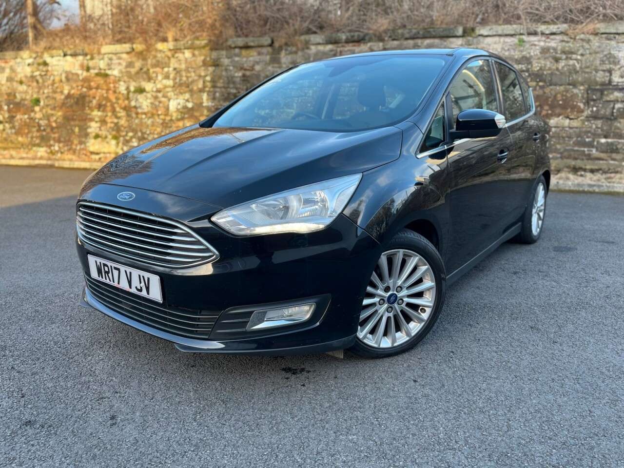 A 2017 FORD C-MAX 1.5 TDCi Titanium MPV 5dr Diesel Manual Euro 6 (s/s) (120 ps) A 2017 FORD C-MAX 1.5 TDCi Titanium MPV 5dr Diesel Manual Euro 6 (s/s) (120 ps)