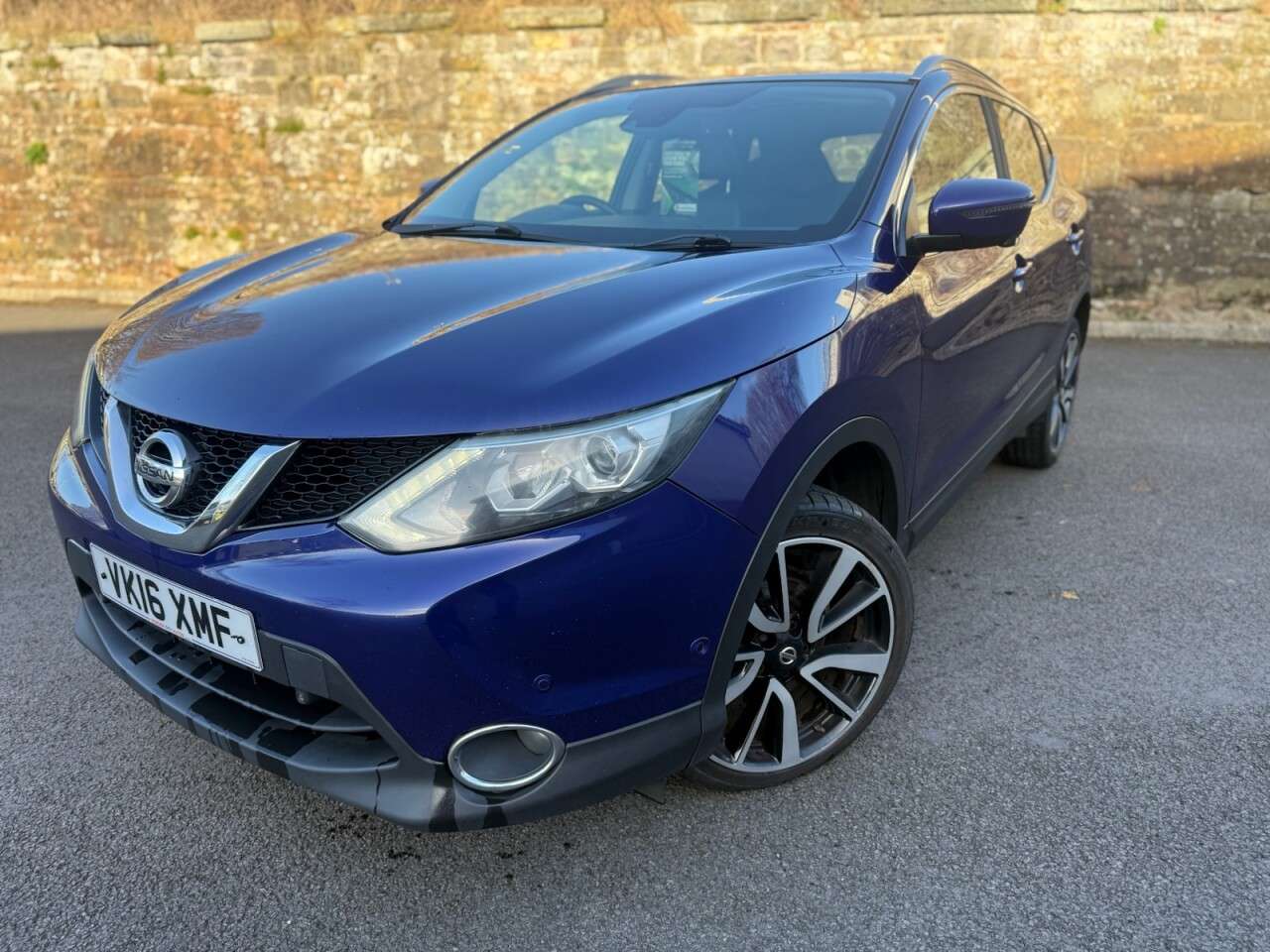 A 2016 NISSAN QASHQAI 1.5 dCi Tekna SUV 5dr Diesel Manual 2WD Euro 6 (s/s) (110 ps) A 2016 NISSAN QASHQAI 1.5 dCi Tekna SUV 5dr Diesel Manual 2WD Euro 6 (s/s) (110 ps)