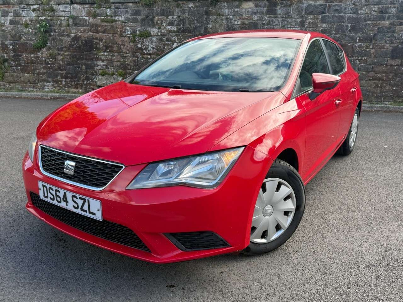 A 2014 SEAT LEON 1.2 TSI S Hatchback 5dr Petrol Manual Euro 6 (s/s) (110 ps) A 2014 SEAT LEON 1.2 TSI S Hatchback 5dr Petrol Manual Euro 6 (s/s) (110 ps)