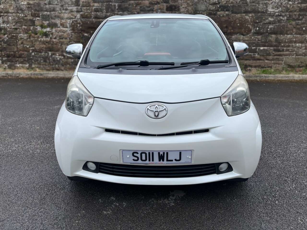 A 2011 TOYOTA IQ 1.33 Dual VVT-i 3 Hatchback 3dr Petrol Manual Euro 5 (s/s) (98 ps) A 2011 TOYOTA IQ 1.33 Dual VVT-i 3 Hatchback 3dr Petrol Manual Euro 5 (s/s) (98 ps)