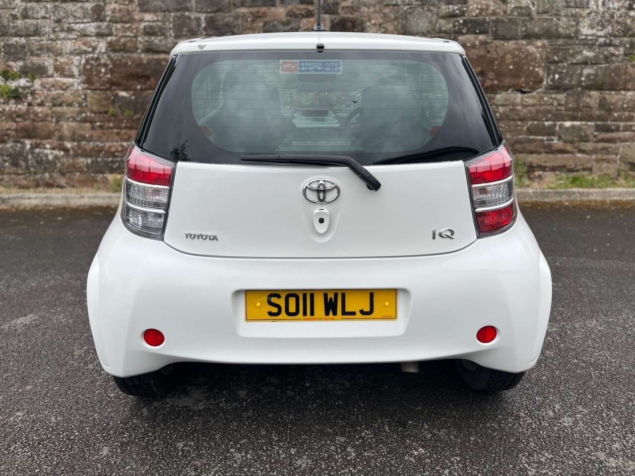 2011 TOYOTA IQ 2011 TOYOTA IQ
