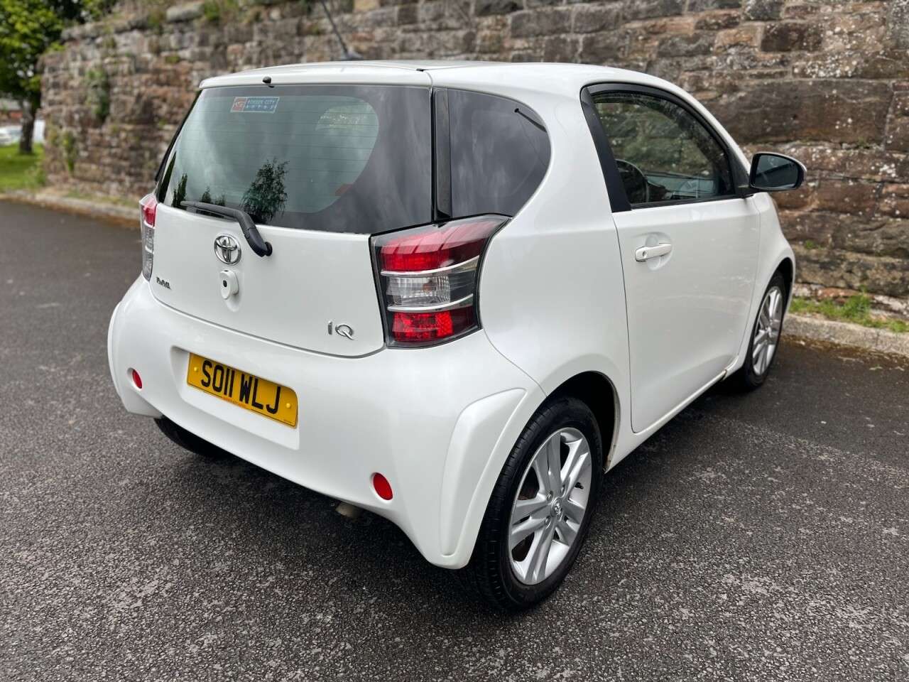 2011 TOYOTA IQ 2011 TOYOTA IQ