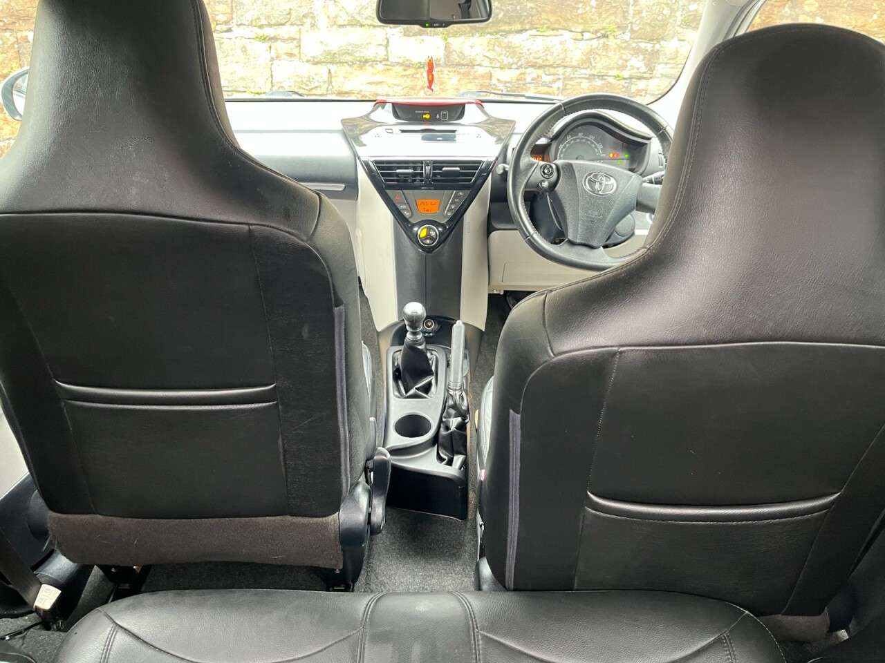 2011 TOYOTA IQ 2011 TOYOTA IQ
