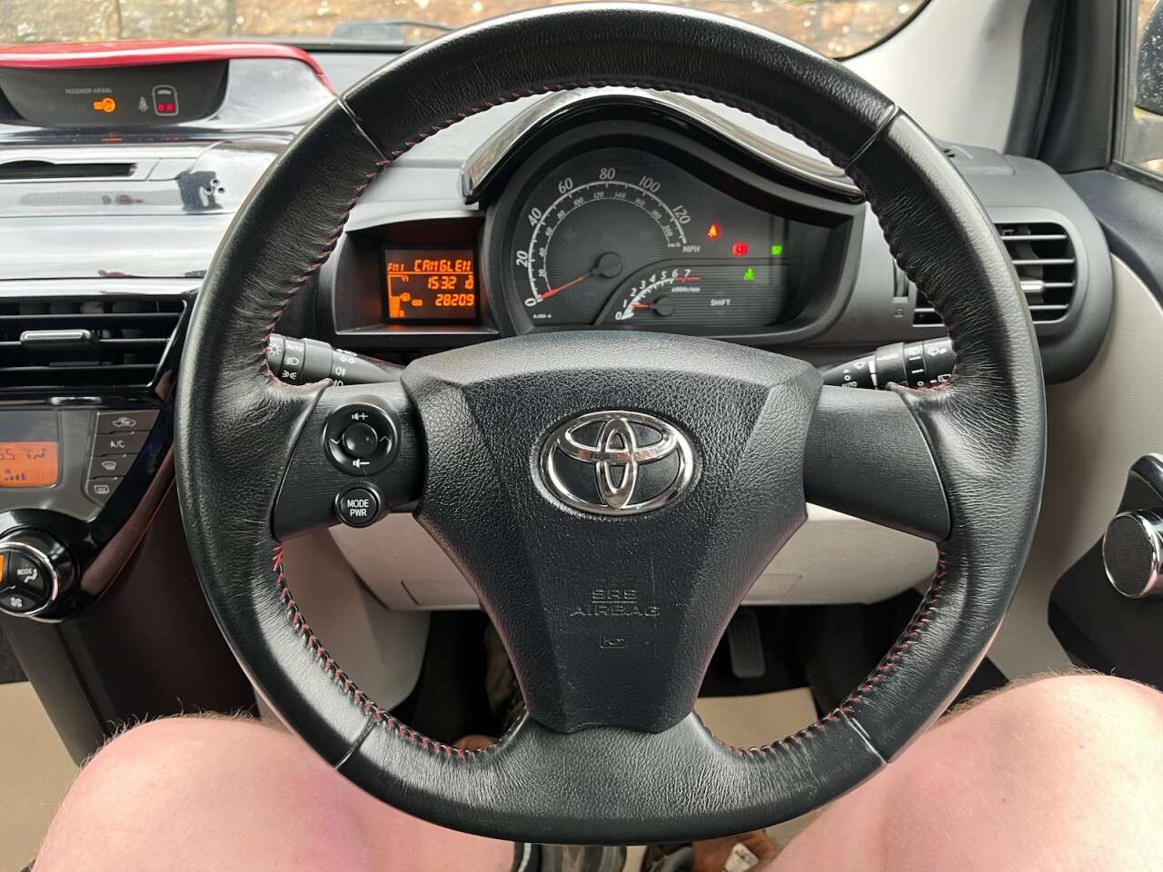 2011 TOYOTA IQ 2011 TOYOTA IQ