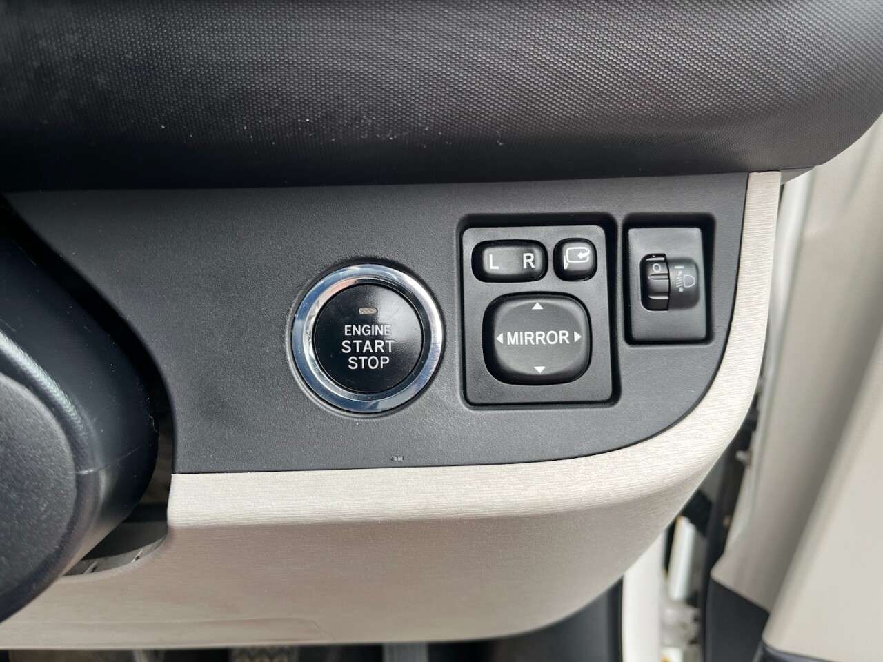 2011 TOYOTA IQ 2011 TOYOTA IQ