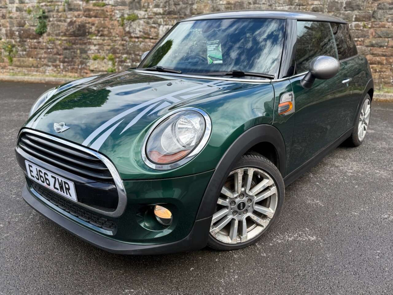A 2016 MINI HATCH 1.5 Cooper Seven Hatchback 3dr Petrol Manual Euro 6 (s/s) (136 ps) A 2016 MINI HATCH 1.5 Cooper Seven Hatchback 3dr Petrol Manual Euro 6 (s/s) (136 ps)