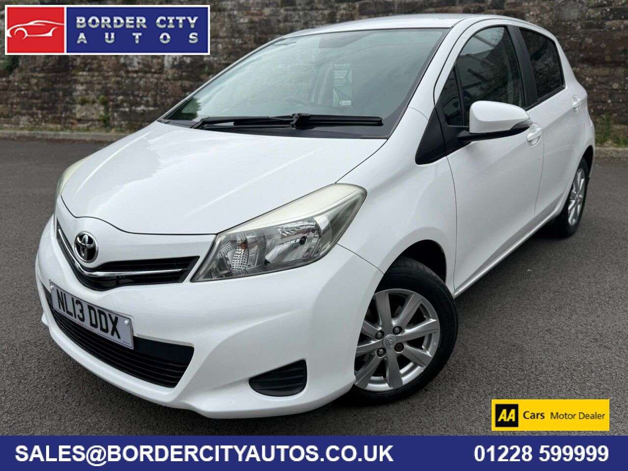 A 2013 TOYOTA YARIS 1.33 Dual VVT-i TR Hatchback 5dr Petrol Manual Euro 5 (101 ps) A 2013 TOYOTA YARIS 1.33 Dual VVT-i TR Hatchback 5dr Petrol Manual Euro 5 (101 ps)