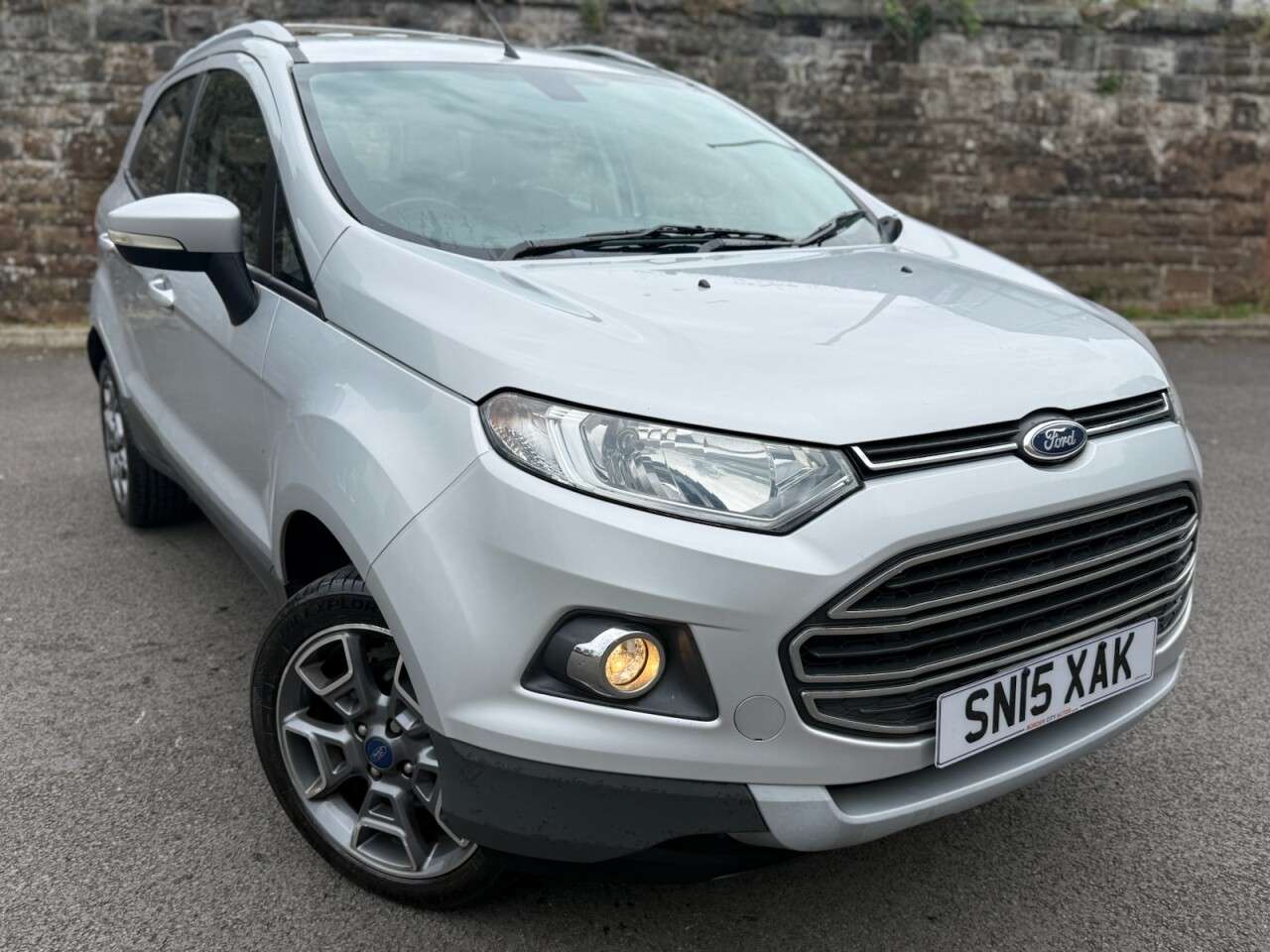 A 2015 FORD ECOSPORT 1.0T EcoBoost Titanium SUV 5dr Petrol Manual 2WD Euro 5 (s/s) (125 ps) A 2015 FORD ECOSPORT 1.0T EcoBoost Titanium SUV 5dr Petrol Manual 2WD Euro 5 (s/s) (125 ps)