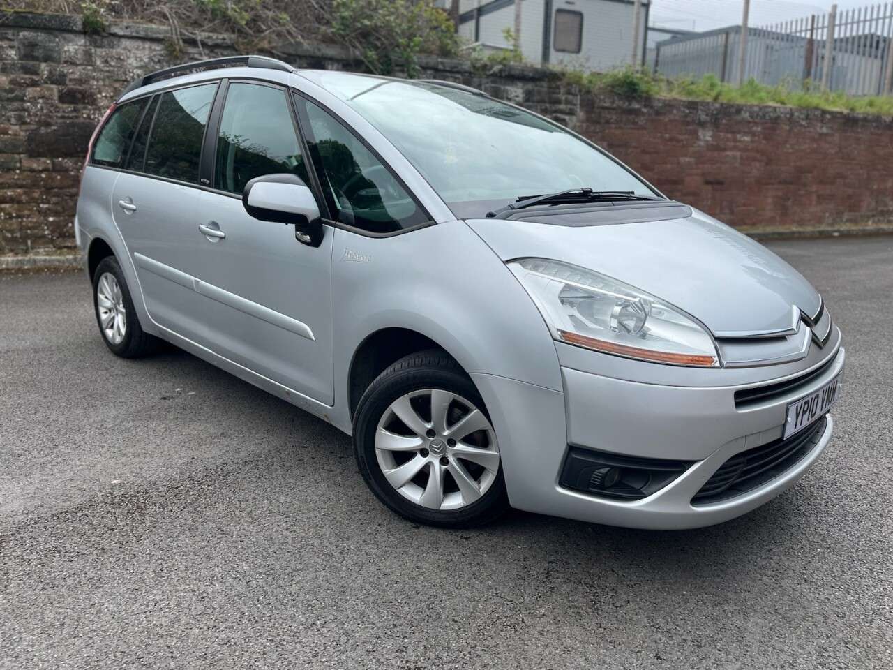 A 2010 CITROEN GRAND C4 PICASSO 1.6 HDi DPF VTR+ MPV 5dr Diesel Manual Euro 4 (110 ps) A 2010 CITROEN GRAND C4 PICASSO 1.6 HDi DPF VTR+ MPV 5dr Diesel Manual Euro 4 (110 ps)