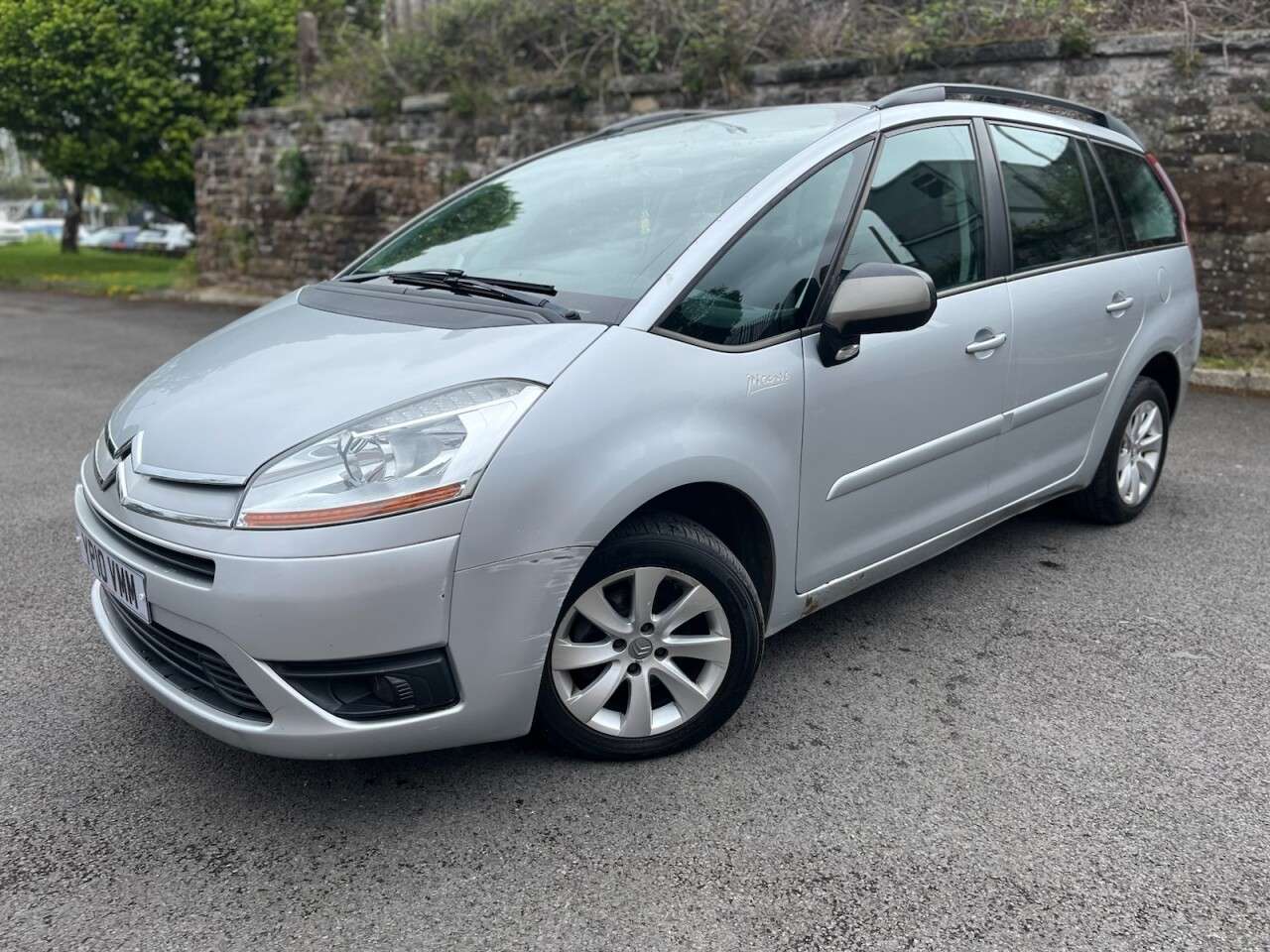 A 2010 CITROEN GRAND C4 PICASSO 1.6 HDi DPF VTR+ MPV 5dr Diesel Manual Euro 4 (110 ps) A 2010 CITROEN GRAND C4 PICASSO 1.6 HDi DPF VTR+ MPV 5dr Diesel Manual Euro 4 (110 ps)