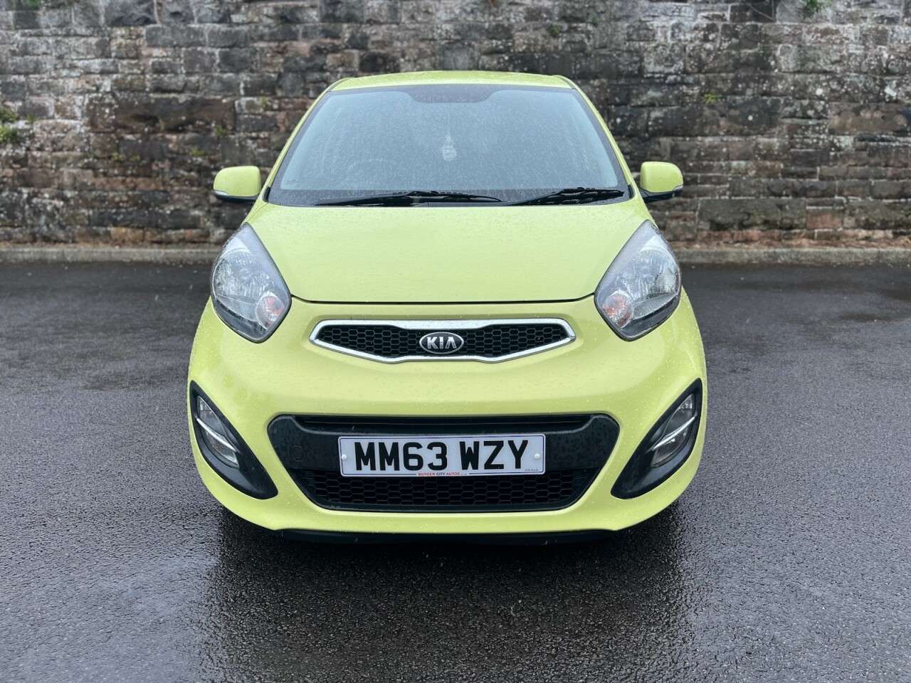 A 2014 KIA PICANTO 1.0 2 Hatchback 5dr Petrol Manual Euro 5 (68 bhp) A 2014 KIA PICANTO 1.0 2 Hatchback 5dr Petrol Manual Euro 5 (68 bhp)