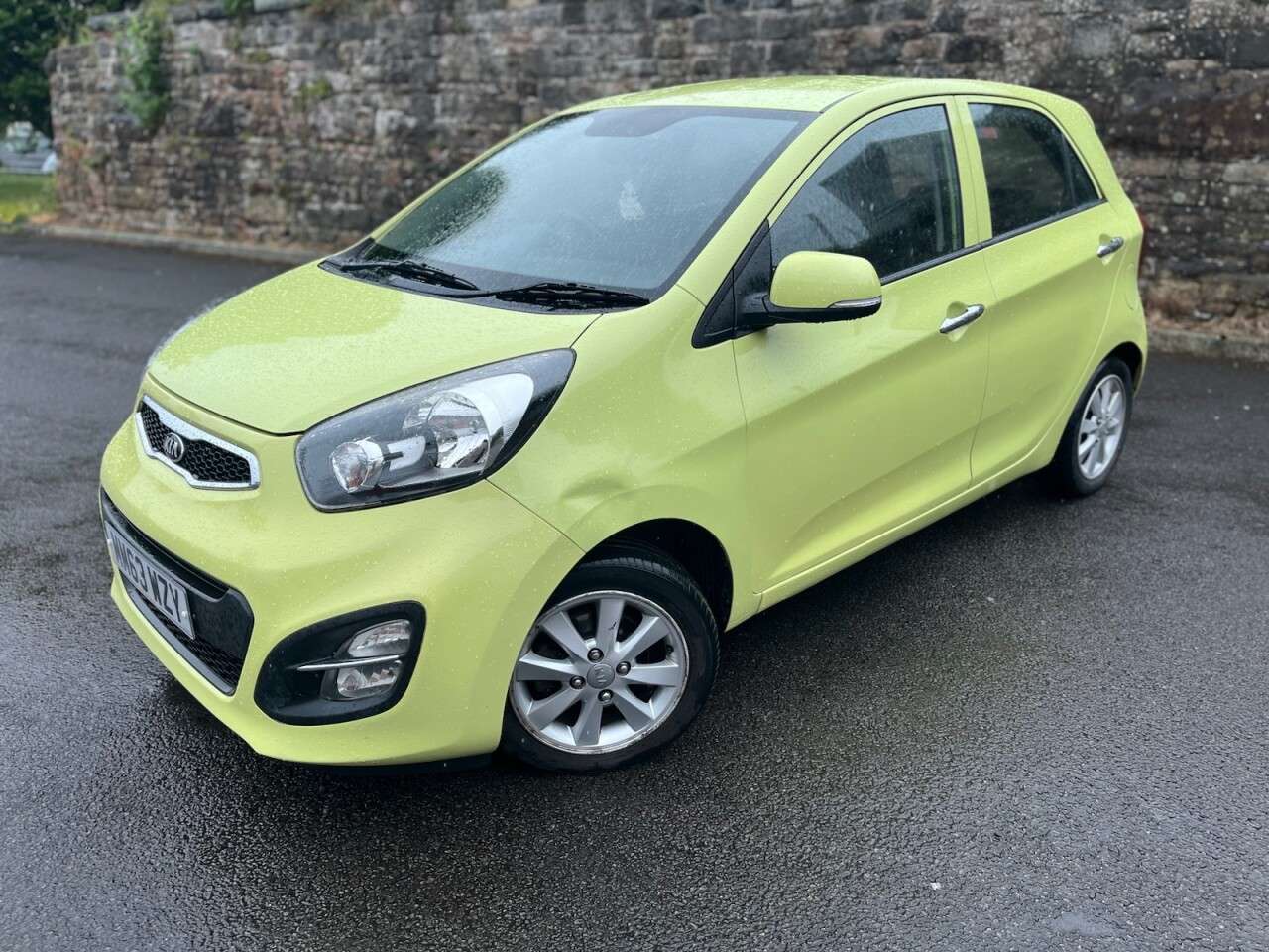 A 2014 KIA PICANTO 1.0 2 Hatchback 5dr Petrol Manual Euro 5 (68 bhp) A 2014 KIA PICANTO 1.0 2 Hatchback 5dr Petrol Manual Euro 5 (68 bhp)