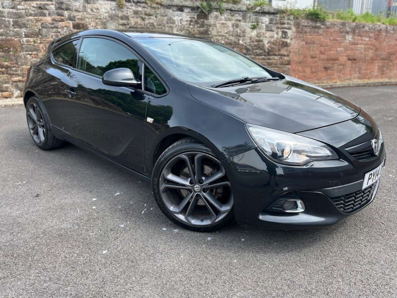 A 2014 VAUXHALL ASTRA GTC 1.7 CDTi ecoFLEX Limited Edition Coupe 3dr Diesel Manual Euro 5 (s/s) (130 A 2014 VAUXHALL ASTRA GTC 1.7 CDTi ecoFLEX Limited Edition Coupe 3dr Diesel Manual Euro 5 (s/s) (130