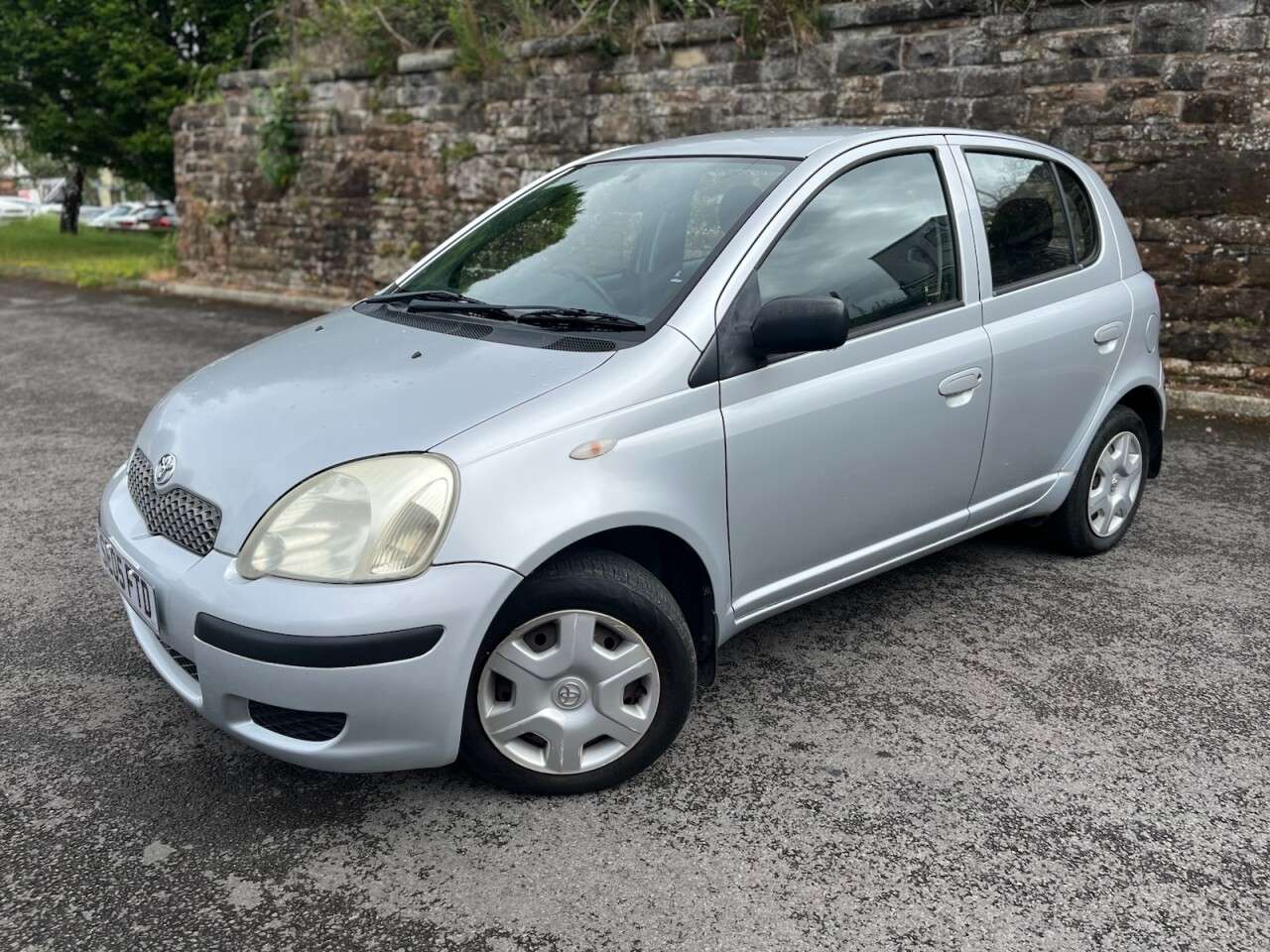 A 2005 TOYOTA YARIS 1.4 D-4D T3 Hatchback 5dr Diesel Manual (117 g/km, 74 bhp) A 2005 TOYOTA YARIS 1.4 D-4D T3 Hatchback 5dr Diesel Manual (117 g/km, 74 bhp)
