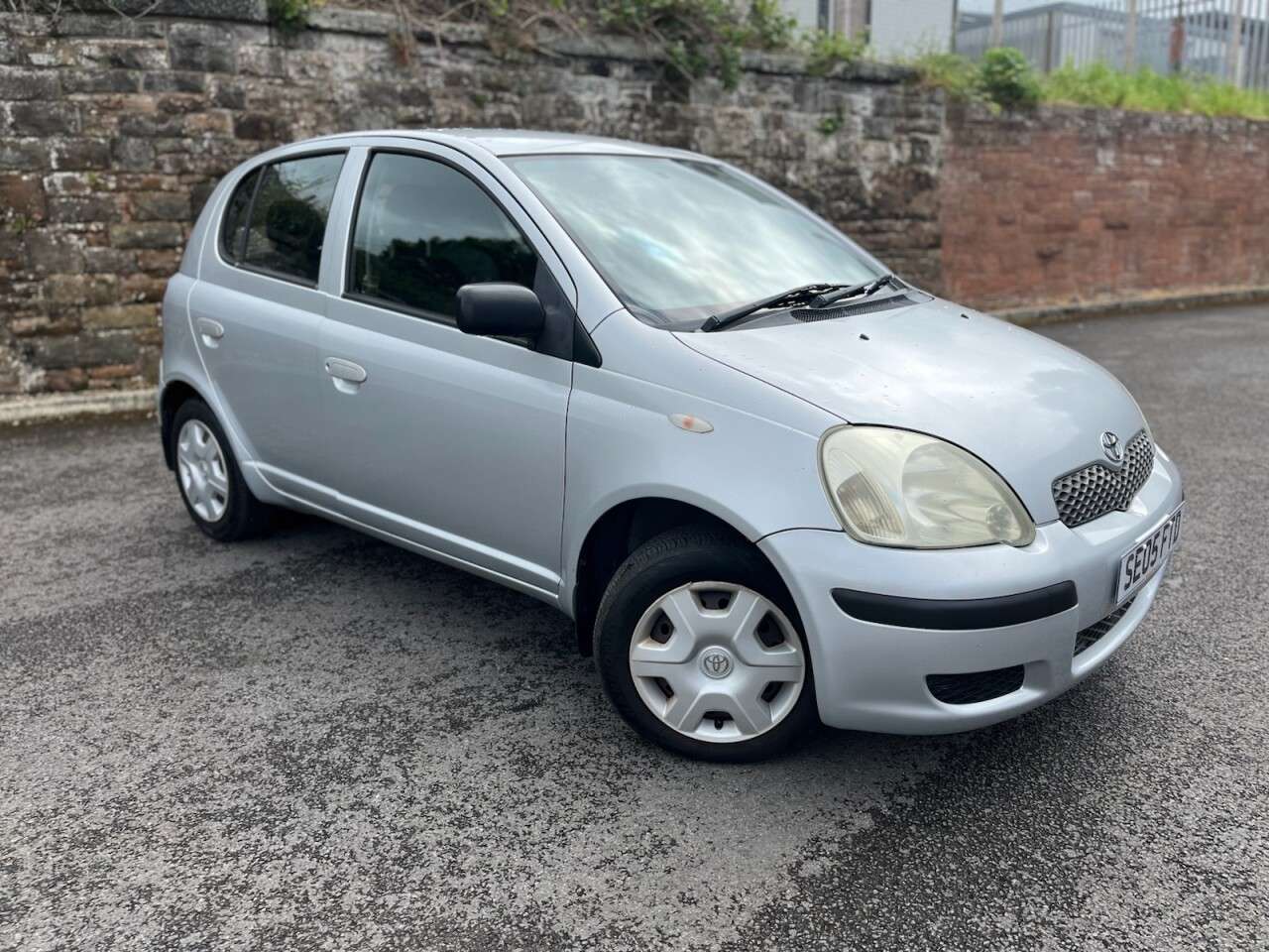 A 2005 TOYOTA YARIS 1.4 D-4D T3 Hatchback 5dr Diesel Manual (117 g/km, 74 bhp) A 2005 TOYOTA YARIS 1.4 D-4D T3 Hatchback 5dr Diesel Manual (117 g/km, 74 bhp)