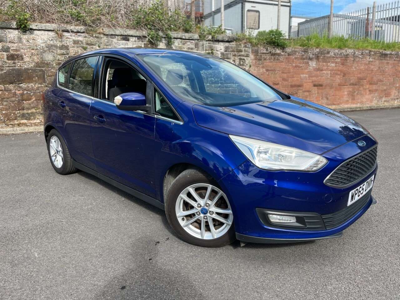 A 2015 FORD C-MAX 1.5 TDCi Zetec MPV 5dr Diesel Manual Euro 6 (s/s) (120 ps) A 2015 FORD C-MAX 1.5 TDCi Zetec MPV 5dr Diesel Manual Euro 6 (s/s) (120 ps)