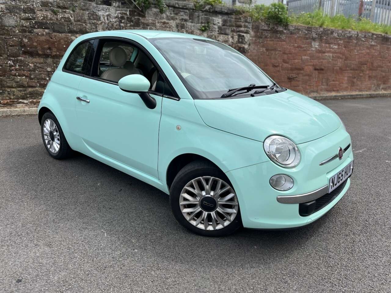 A 2015 FIAT 500 1.2 Pop Star Hatchback 3dr Petrol Manual Euro 6 (s/s) (69 bhp) A 2015 FIAT 500 1.2 Pop Star Hatchback 3dr Petrol Manual Euro 6 (s/s) (69 bhp)