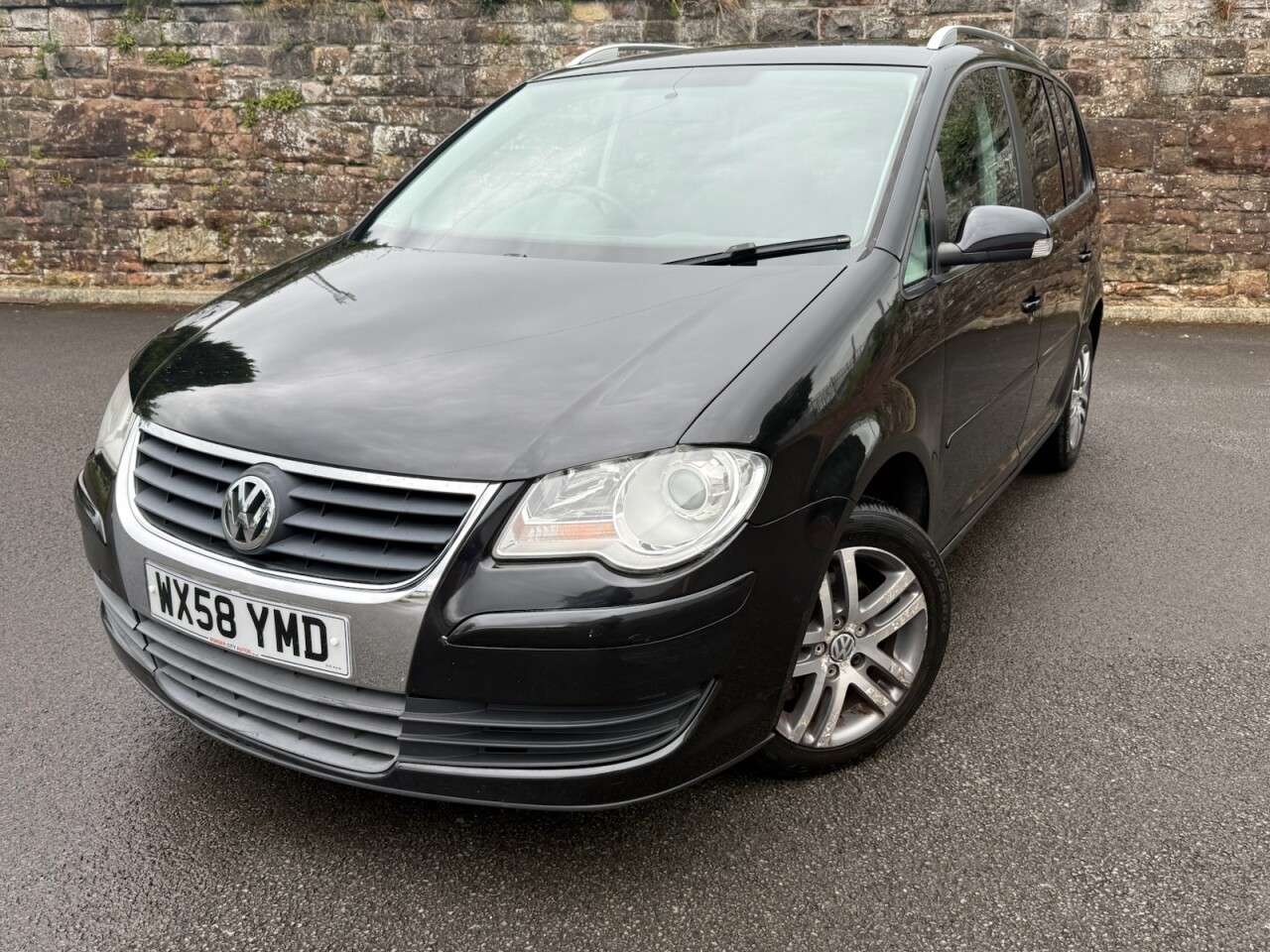 A 2008 VOLKSWAGEN TOURAN 1.9 TDI SE MPV 5dr Diesel Manual (7 Seats) (156 g/km, 103 bhp) A 2008 VOLKSWAGEN TOURAN 1.9 TDI SE MPV 5dr Diesel Manual (7 Seats) (156 g/km, 103 bhp)