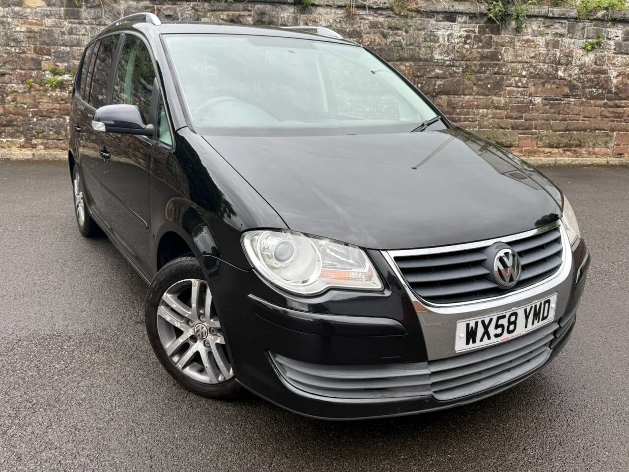 A 2008 VOLKSWAGEN TOURAN 1.9 TDI SE MPV 5dr Diesel Manual (7 Seats) (156 g/km, 103 bhp) A 2008 VOLKSWAGEN TOURAN 1.9 TDI SE MPV 5dr Diesel Manual (7 Seats) (156 g/km, 103 bhp)
