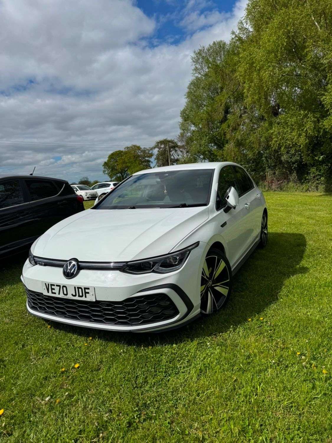 A 2020 VOLKSWAGEN GOLF 2.0 TDI GTD Hatchback 5dr Diesel DSG Euro 6 (s/s) (200 ps) A 2020 VOLKSWAGEN GOLF 2.0 TDI GTD Hatchback 5dr Diesel DSG Euro 6 (s/s) (200 ps)