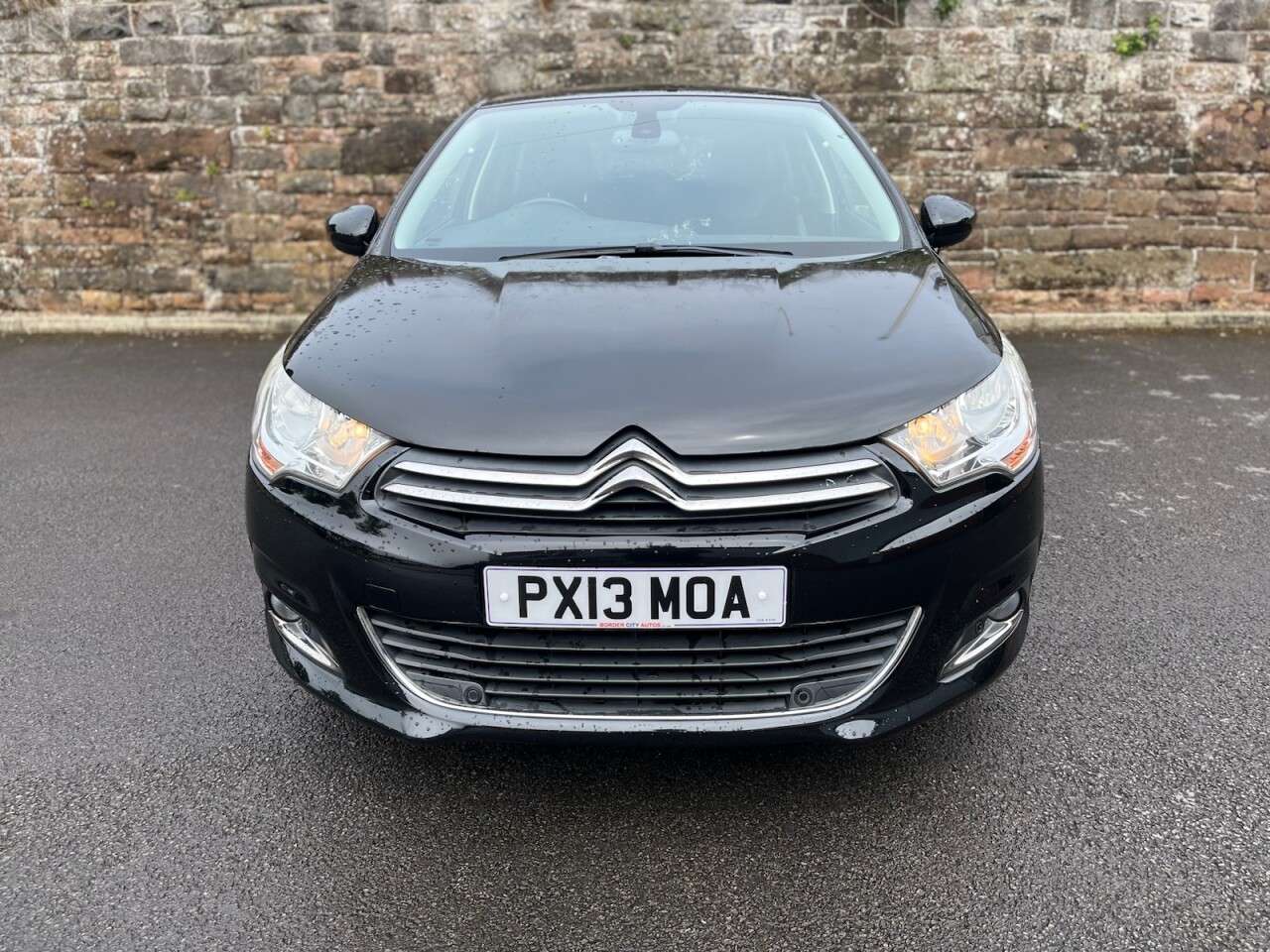 A 2013 CITROEN C4 1.6 HDi Exclusive Hatchback 5dr Diesel Manual Euro 5 (115 ps) A 2013 CITROEN C4 1.6 HDi Exclusive Hatchback 5dr Diesel Manual Euro 5 (115 ps)