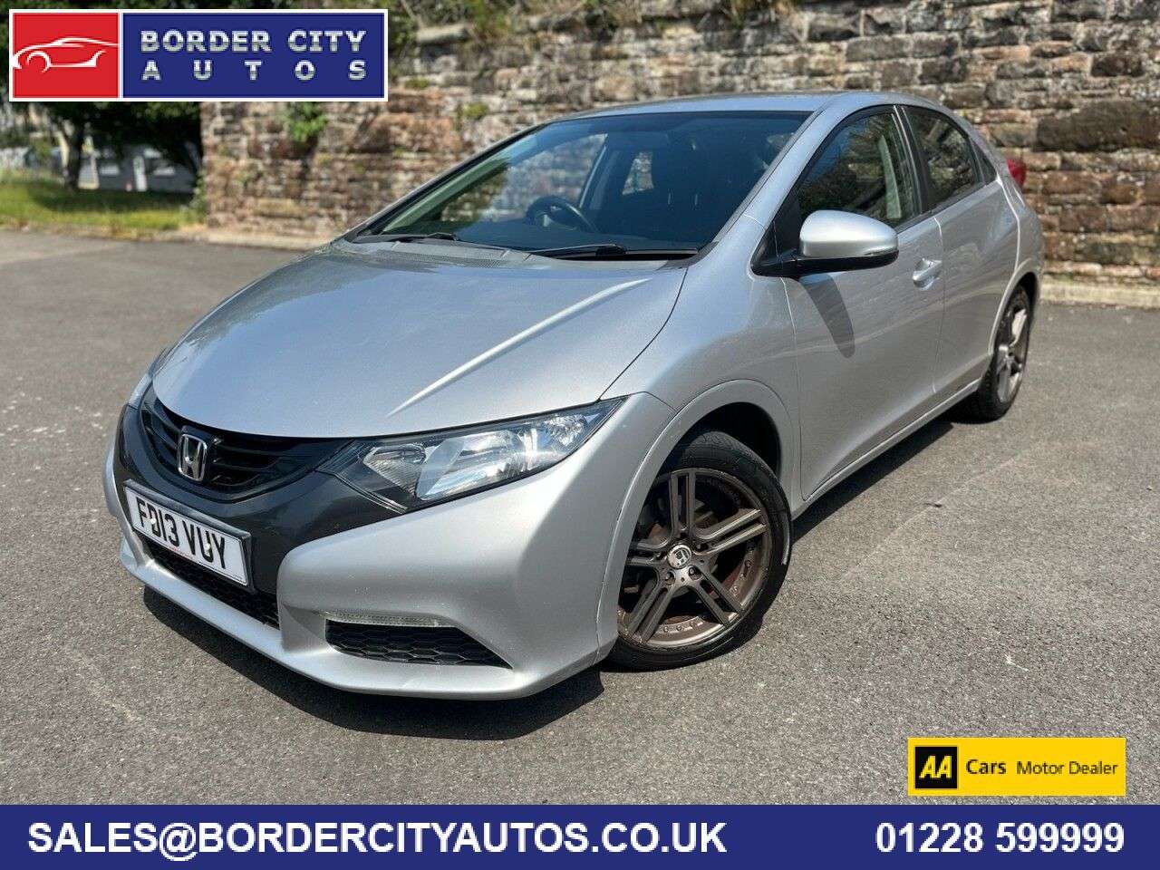 A 2013 HONDA CIVIC 1.8 i-VTEC Ti Hatchback 5dr Petrol Manual Euro 5 (s/s) (142 ps) A 2013 HONDA CIVIC 1.8 i-VTEC Ti Hatchback 5dr Petrol Manual Euro 5 (s/s) (142 ps)