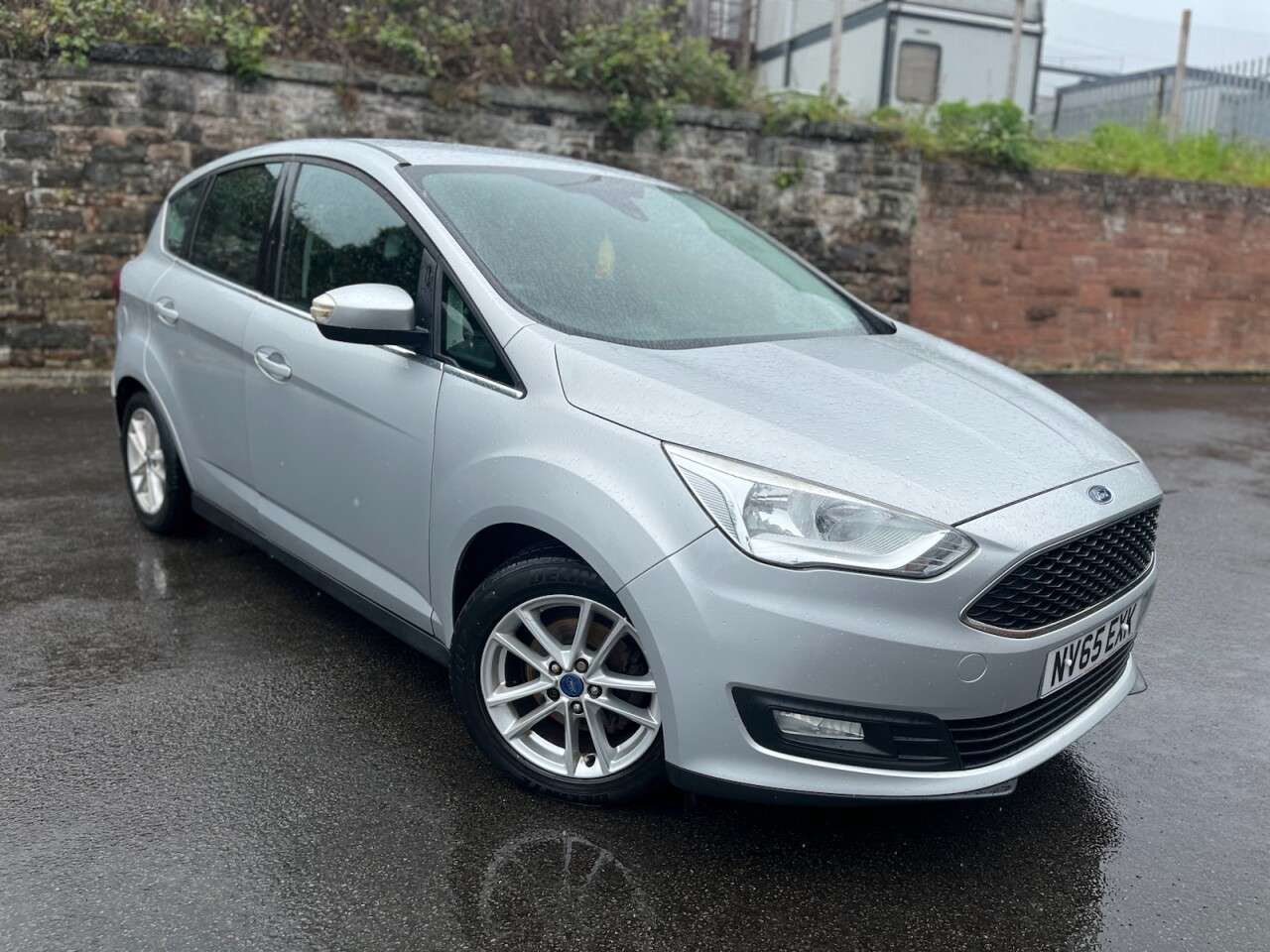 A 2015 FORD C-MAX 1.5 TDCi Zetec MPV 5dr Diesel Manual Euro 6 (s/s) (120 ps) A 2015 FORD C-MAX 1.5 TDCi Zetec MPV 5dr Diesel Manual Euro 6 (s/s) (120 ps)