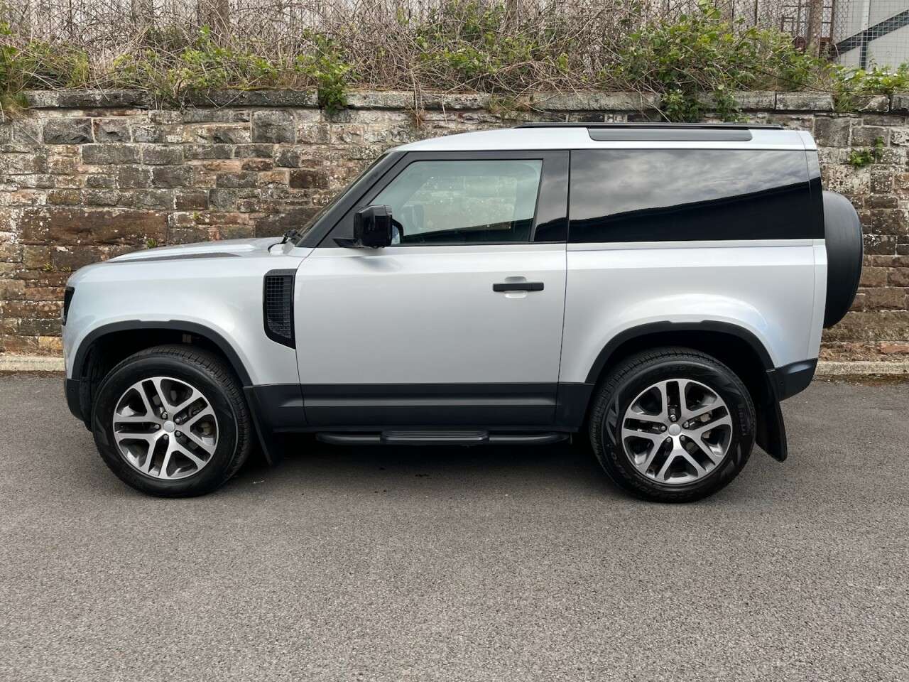 2023 LAND ROVER DEFENDER 2023 LAND ROVER DEFENDER