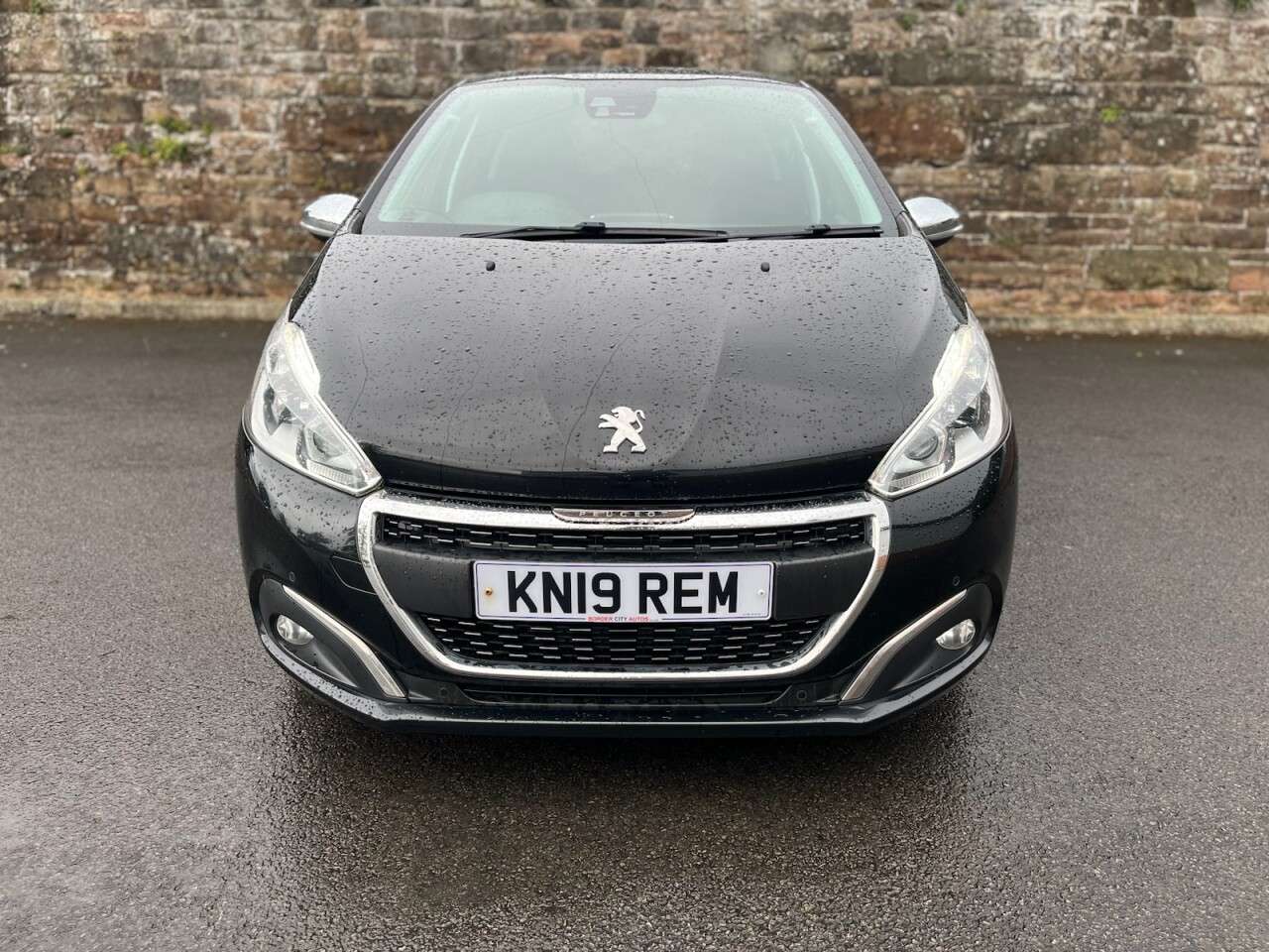 A 2019 PEUGEOT 208 1.5 BlueHDi Tech Edition Hatchback 5dr Diesel Manual Euro 6 (s/s) (100 ps) A 2019 PEUGEOT 208 1.5 BlueHDi Tech Edition Hatchback 5dr Diesel Manual Euro 6 (s/s) (100 ps)