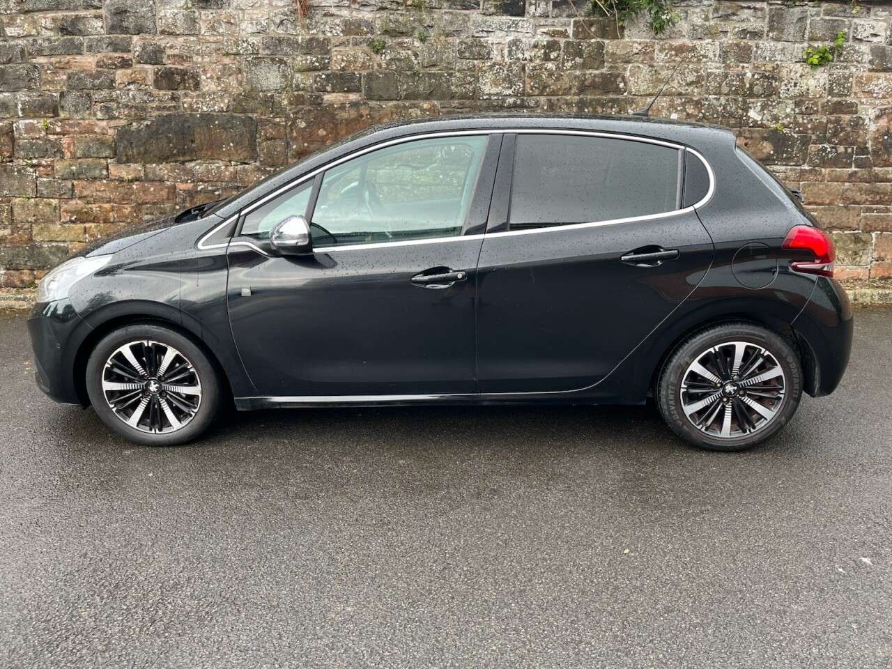 2019 PEUGEOT 208 2019 PEUGEOT 208