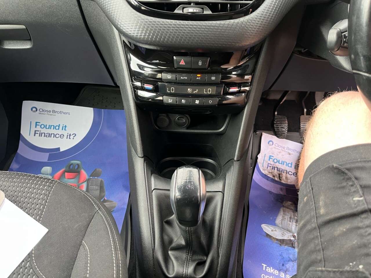 2019 PEUGEOT 208 2019 PEUGEOT 208