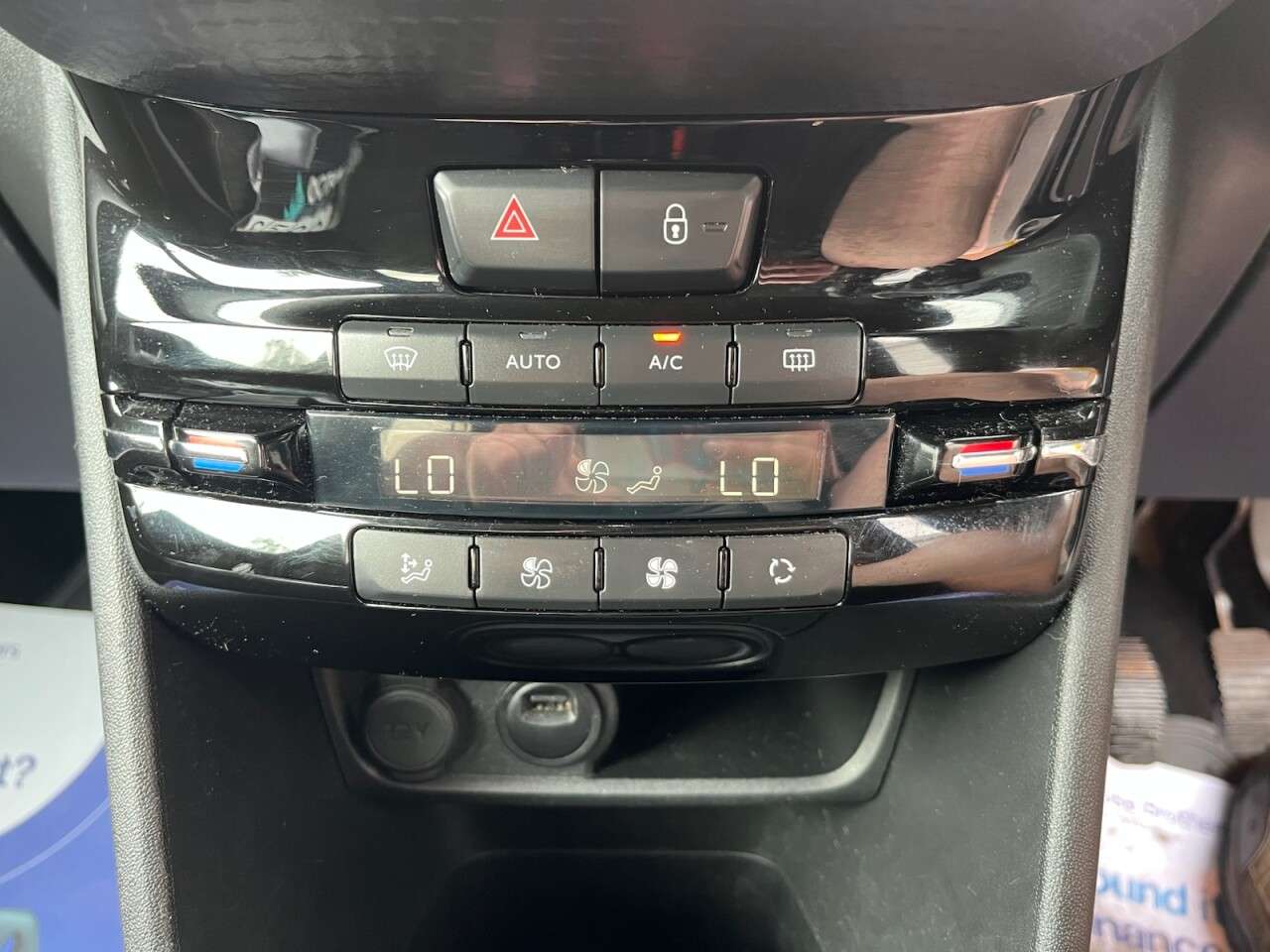 2019 PEUGEOT 208 2019 PEUGEOT 208