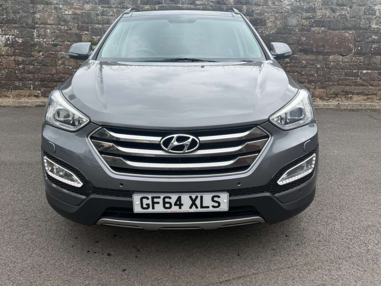 A 2014 HYUNDAI SANTA FE 2.2 CRDi Premium SE SUV 5dr Diesel Manual 4WD Euro 5 (7 seat) (194 bhp) A 2014 HYUNDAI SANTA FE 2.2 CRDi Premium SE SUV 5dr Diesel Manual 4WD Euro 5 (7 seat) (194 bhp)