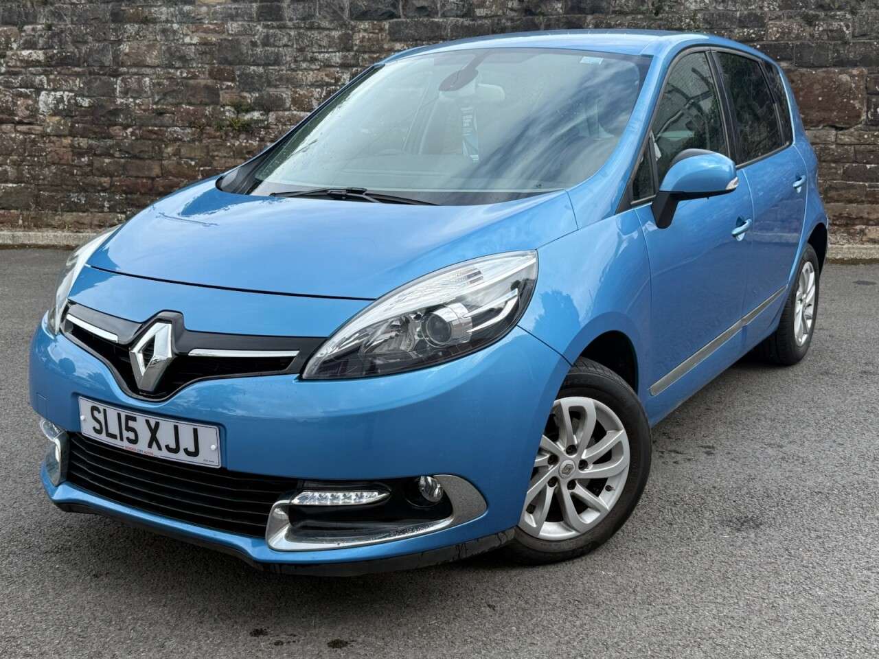 A 2015 RENAULT SCENIC 1.5 dCi ENERGY Dynamique TomTom MPV 5dr Diesel Manual Euro 5 (s/s) (110 ps) A 2015 RENAULT SCENIC 1.5 dCi ENERGY Dynamique TomTom MPV 5dr Diesel Manual Euro 5 (s/s) (110 ps)