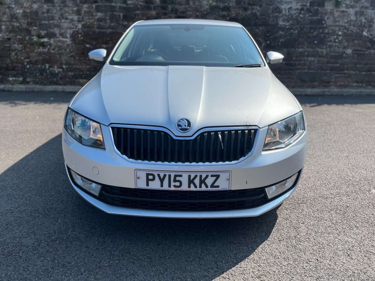 A 2015 SKODA OCTAVIA 2.0 TDI SE Hatchback 5dr Diesel DSG Euro 6 (s/s) (150 ps) A 2015 SKODA OCTAVIA 2.0 TDI SE Hatchback 5dr Diesel DSG Euro 6 (s/s) (150 ps)