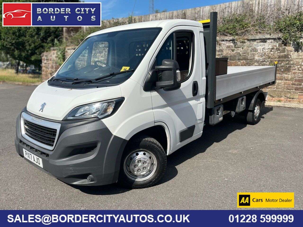A 2017 PEUGEOT BOXER 2.2 HDi 335 Chassis Cab 4dr Diesel Manual FWD L3 (226 g/km, 130 bhp) A 2017 PEUGEOT BOXER 2.2 HDi 335 Chassis Cab 4dr Diesel Manual FWD L3 (226 g/km, 130 bhp)