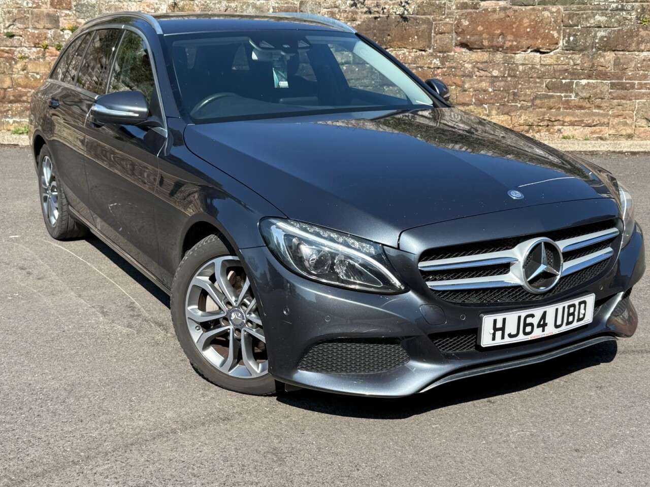 A 2014 MERCEDES-BENZ C CLASS 2.1 C250 BlueTEC Sport Estate 5dr Diesel G-Tronic+ Euro 6 (s/s) (204 ps) A 2014 MERCEDES-BENZ C CLASS 2.1 C250 BlueTEC Sport Estate 5dr Diesel G-Tronic+ Euro 6 (s/s) (204 ps)