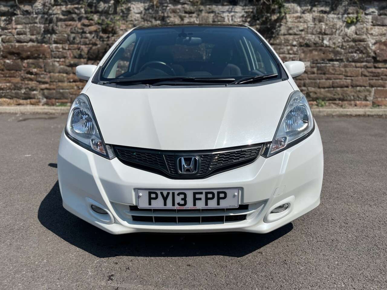 A 2013 HONDA JAZZ 1.4 i-VTEC EX Hatchback 5dr Petrol CVT Euro 5 (99 ps) A 2013 HONDA JAZZ 1.4 i-VTEC EX Hatchback 5dr Petrol CVT Euro 5 (99 ps)